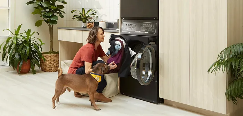 speed-queen-sf7-woman-and-dog